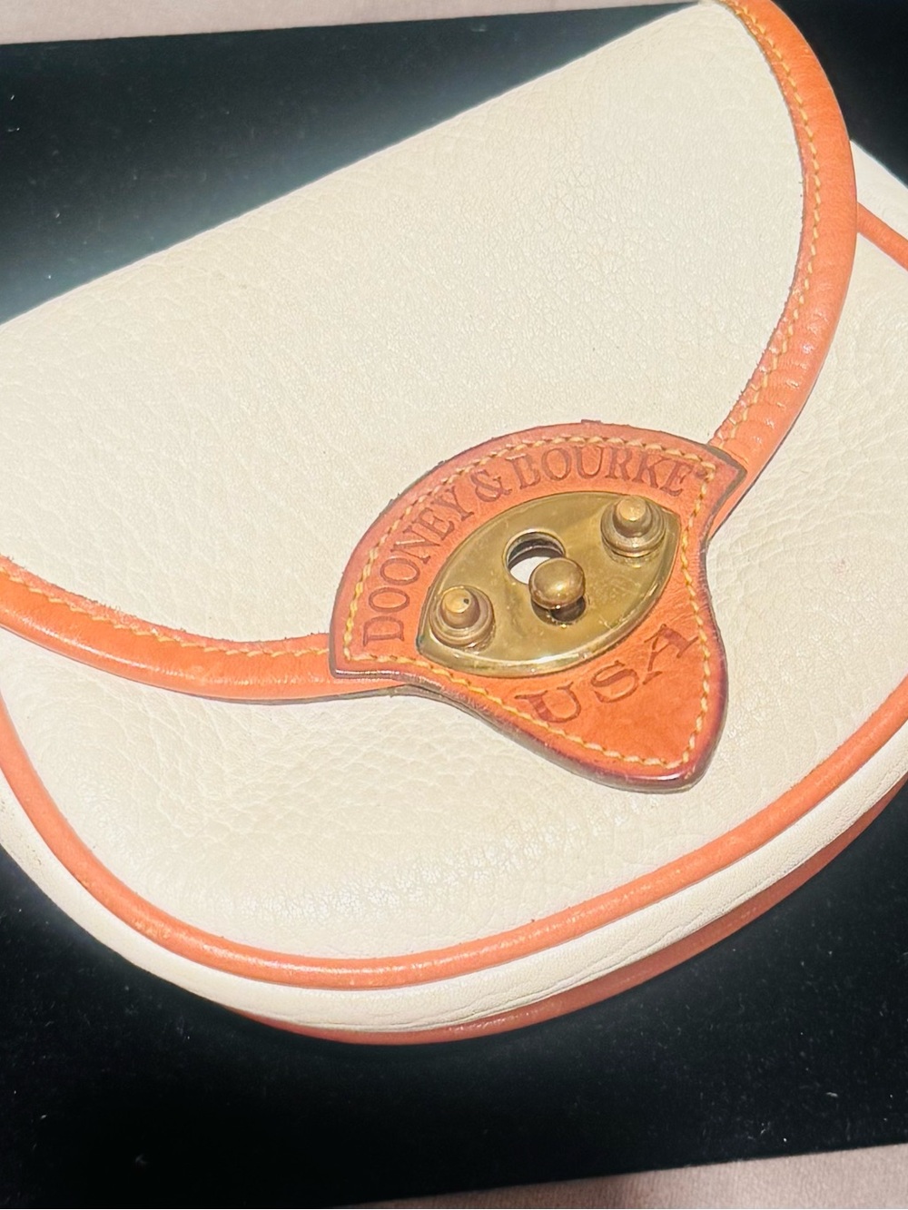 VINTAGE 90s Dooney & Bourke clutch from a cross-over.